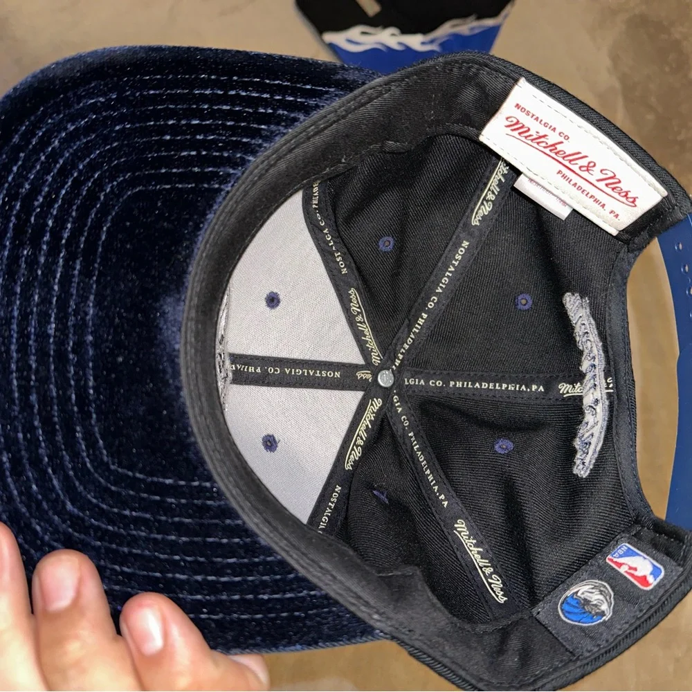 Rare Dallas Maverick’s Velvet bottom hat snap back - Picture 3 of 5